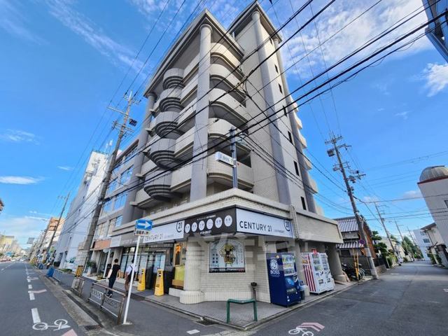 京都市右京区西院坤町のマンションの建物外観