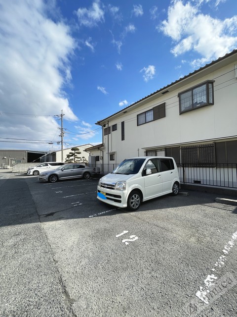 【大和川ハイツIIの駐車場】