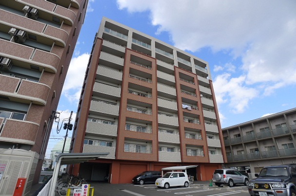 北九州市八幡西区陣原のマンションの建物外観