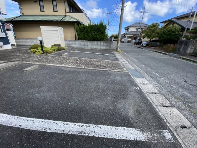 【ウインズ長池の駐車場】