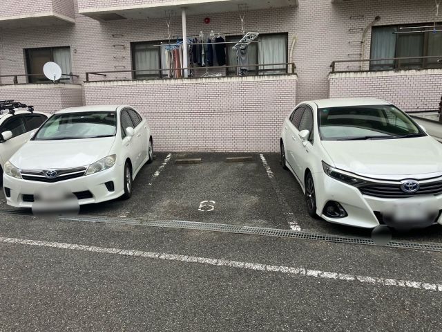 【ライフビル森下の駐車場】