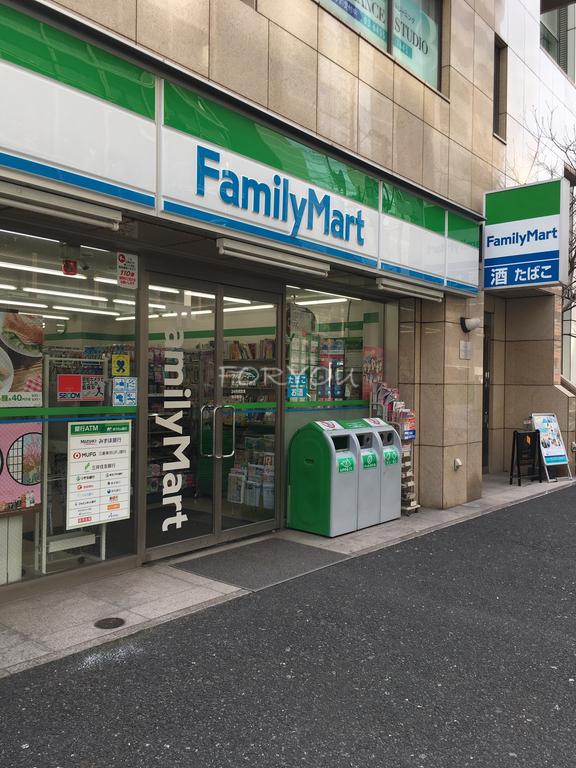 コンビニ　ファミリーマート恵比寿四丁目店（コンビニ）まで48m