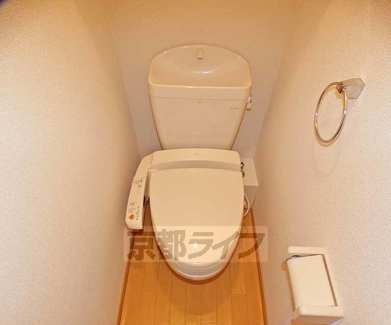 トイレ　手洗い場付きです