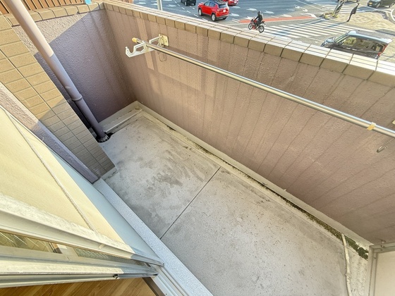 バルコニー　※他部屋の写真です。現況優先。