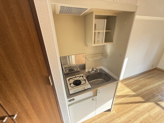 キッチン　※他部屋の写真です。現況優先。