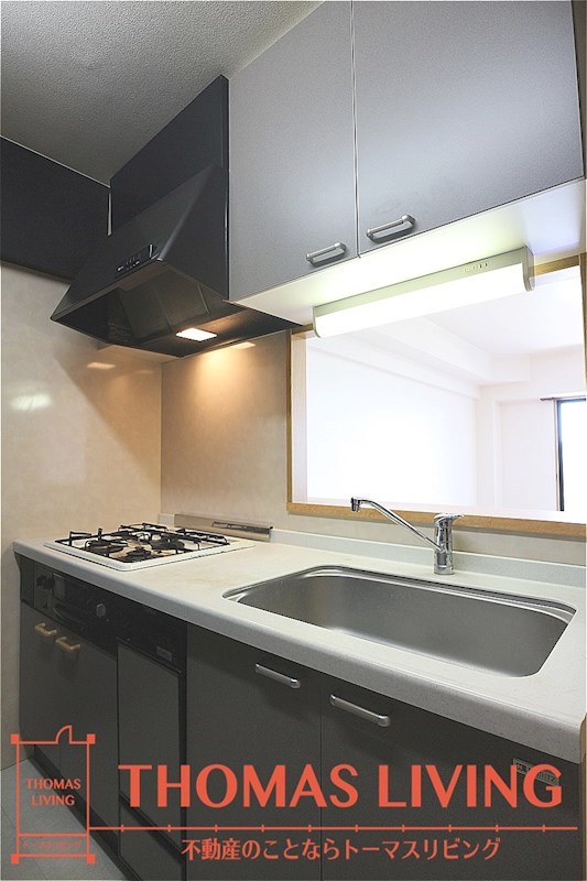 キッチン　作業スペースも確保できるキッチンです。