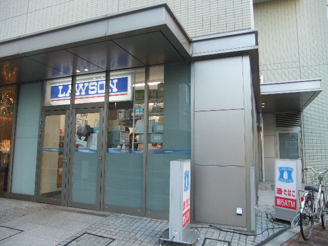 コンビニ　ローソン 本郷一丁目春日通店（コンビニ）まで62m
