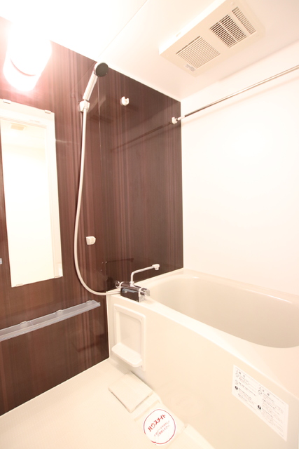 バス・シャワールーム　浴室乾燥機付きバスルーム