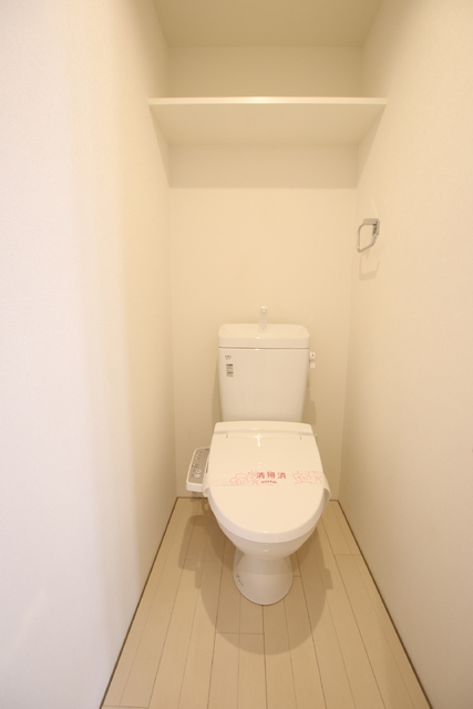 トイレ　洗浄便座付き