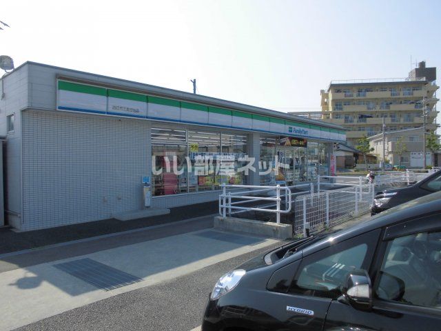 コンビニ　ファミリーマート 四日市三重団地店（コンビニ）まで162m