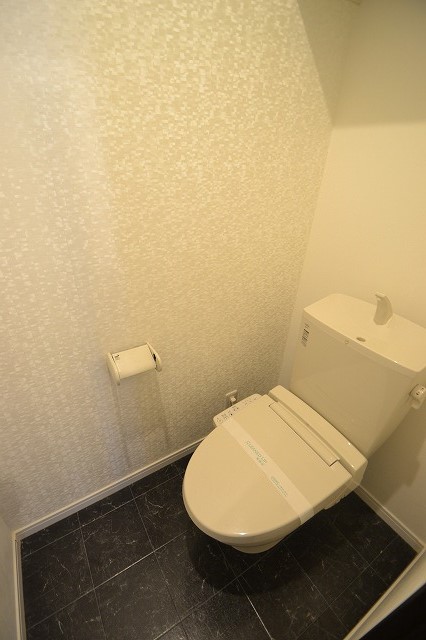 トイレ　同メーカー参考写真