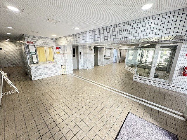 エントランス　エントランス