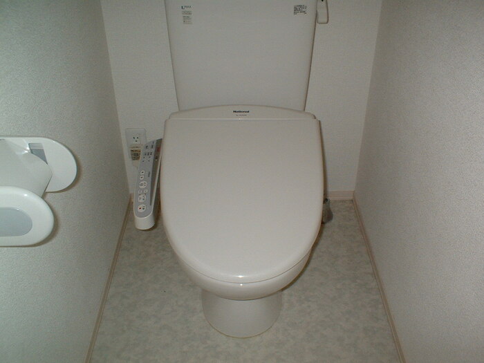 トイレ　温水洗浄暖房便座
