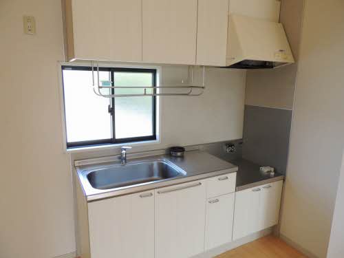 キッチン　※別号室の写真です。現況優先となります。