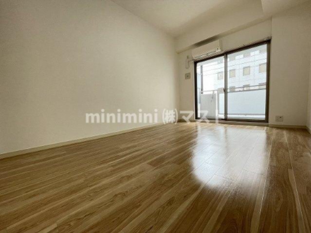 居室・リビング　※同マンション別間取り参考写真です