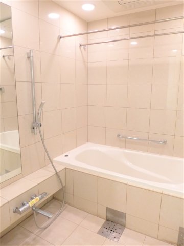 バス・シャワールーム　別タイプ部屋　参考写真です