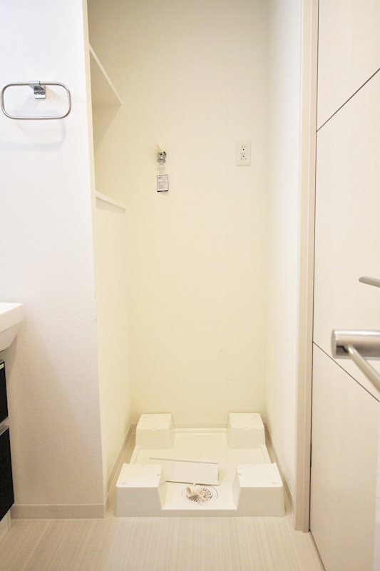 その他　室内洗濯機置き場でいつでもお洗濯できます。