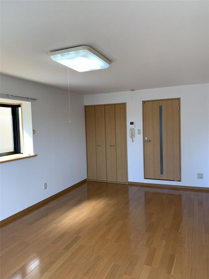 居室・リビング　※他号室の写真です