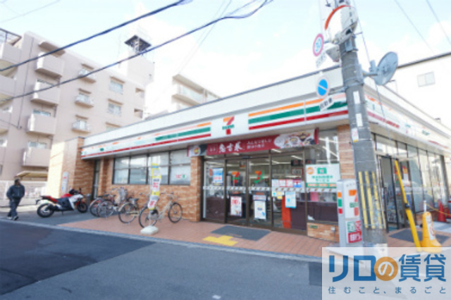コンビニ　セブンイレブン大阪上新庄3丁目店（コンビニ）まで353m