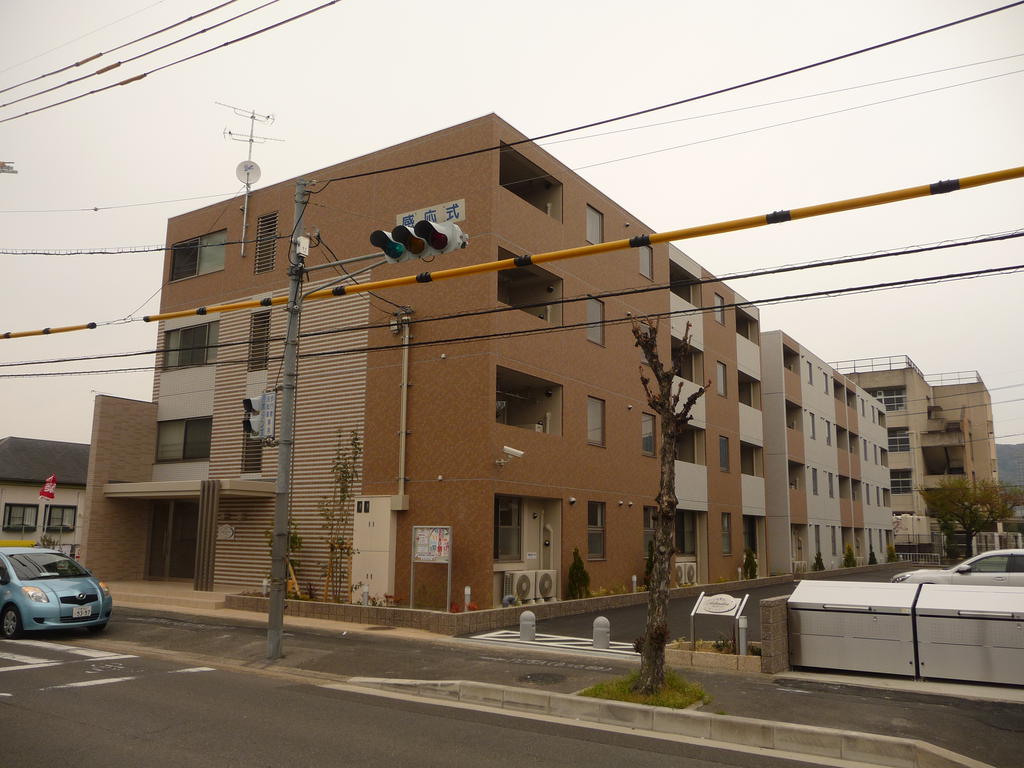 建物外観　モダンな感じのお洒落マンション♪