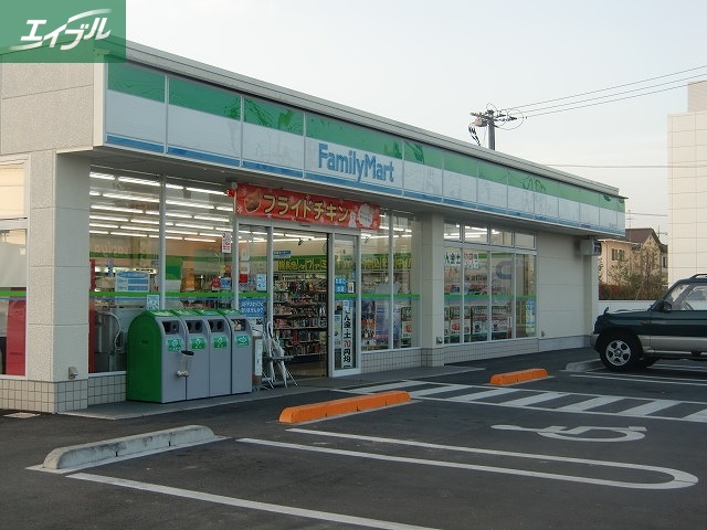 コンビニ　ファミリーマート岡山庭瀬店（コンビニ）まで879m