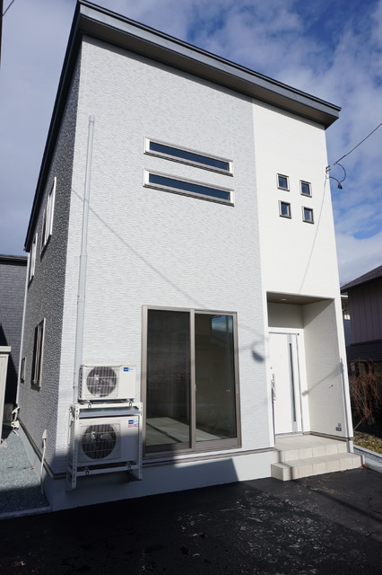 建物外観　２０２４年１２月撮影