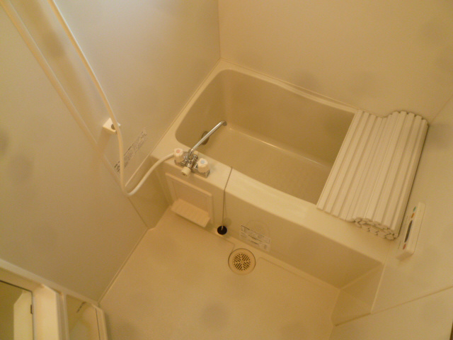 バス・シャワールーム　反転