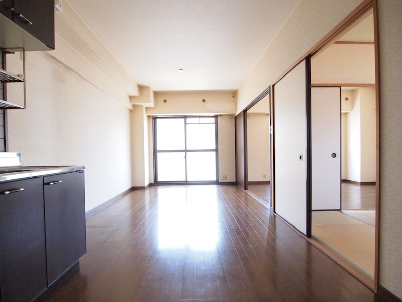 居室・リビング　※別号室写真の為、現況優先