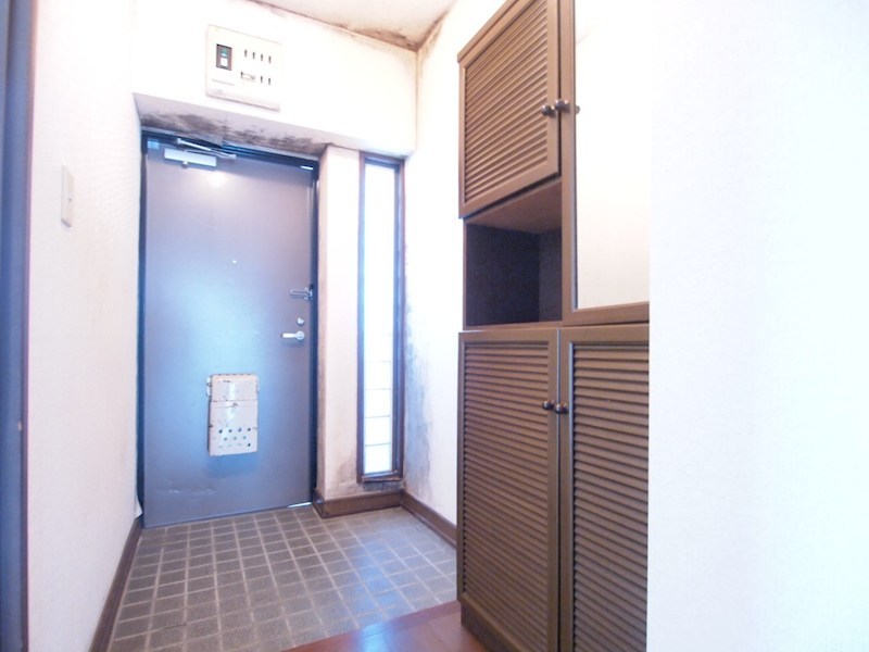 玄関　※別号室写真の為、現況優先