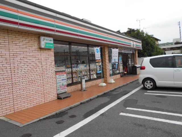 コンビニ　セブン-イレブン岩槻府内１丁目店（コンビニ）まで744m