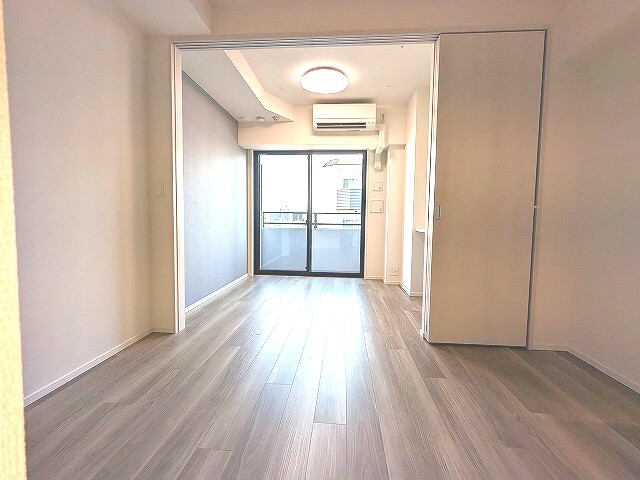 その他部屋・スペース　ダイニングと洋室を広げて開放感ある空間です