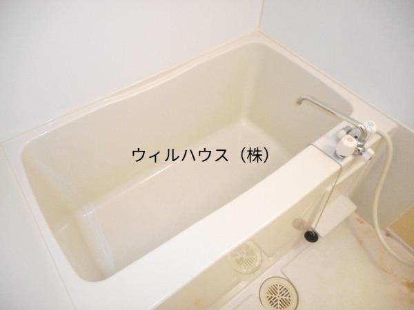 バス・シャワールーム　浴室乾燥機付き！