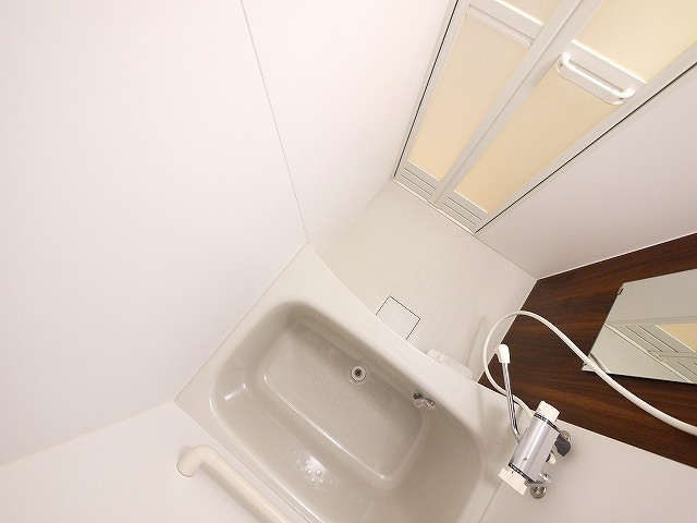 バス・シャワールーム　ゆったり過ごせるお風呂です