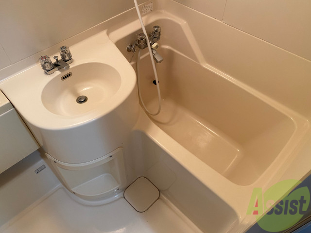 バス・シャワールーム　ゆったりくつろげる広さのあるお風呂となっております