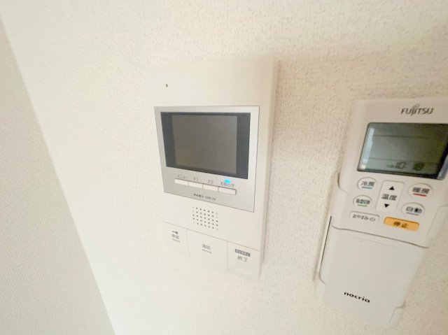 セキュリティ　TVモニターホンで来客が誰か確認してから開けて下さいね