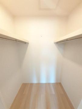 収納　ウォークインクローゼット