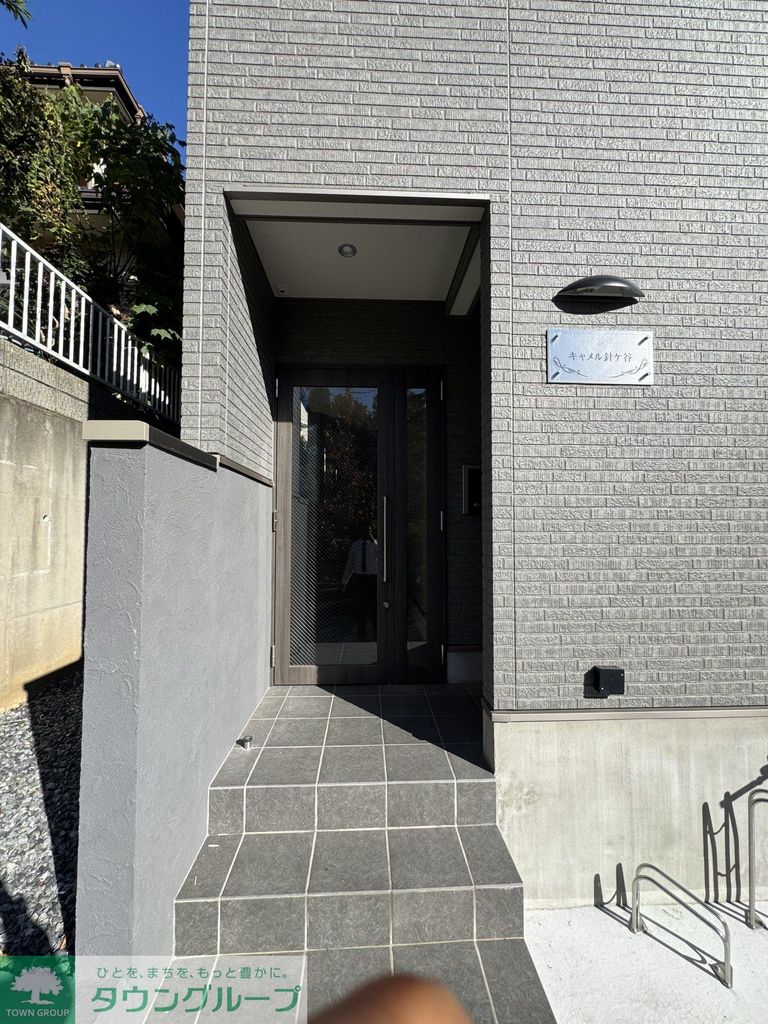 エントランス　エントランス