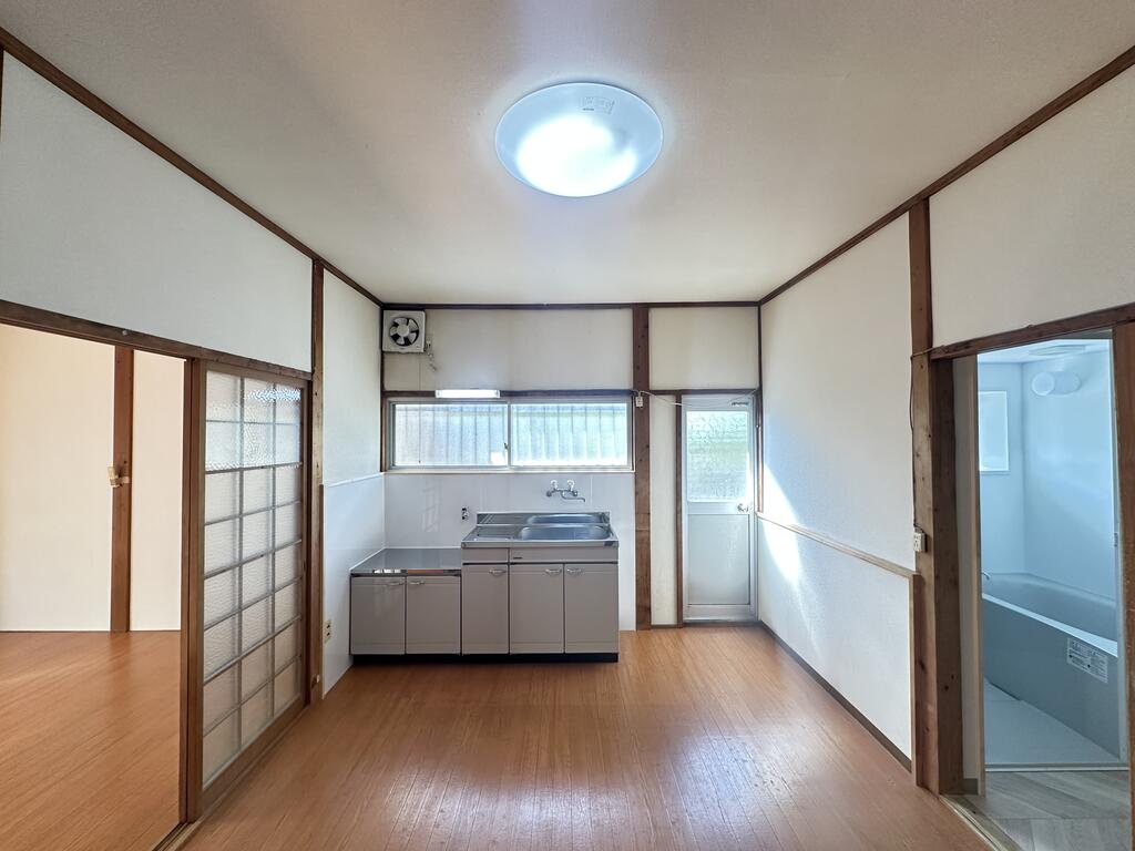 新万賃貸住宅のキッチン写真