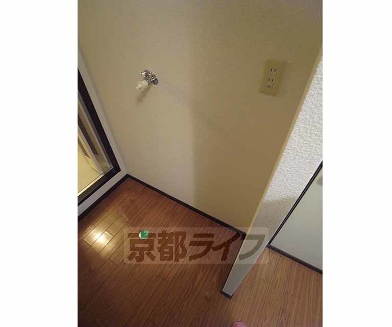その他設備　室内に洗濯機おけます。
