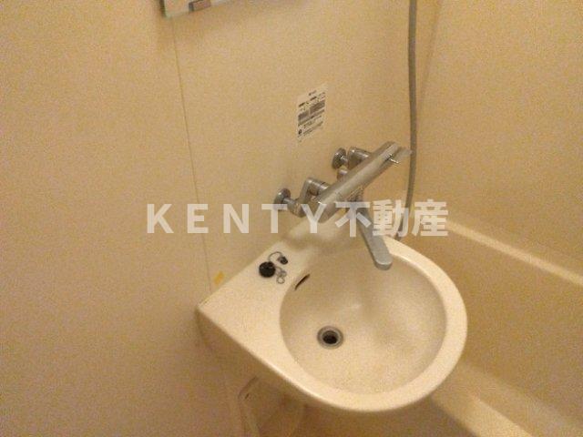 洗面設備　スペースが確保できる洗面所です