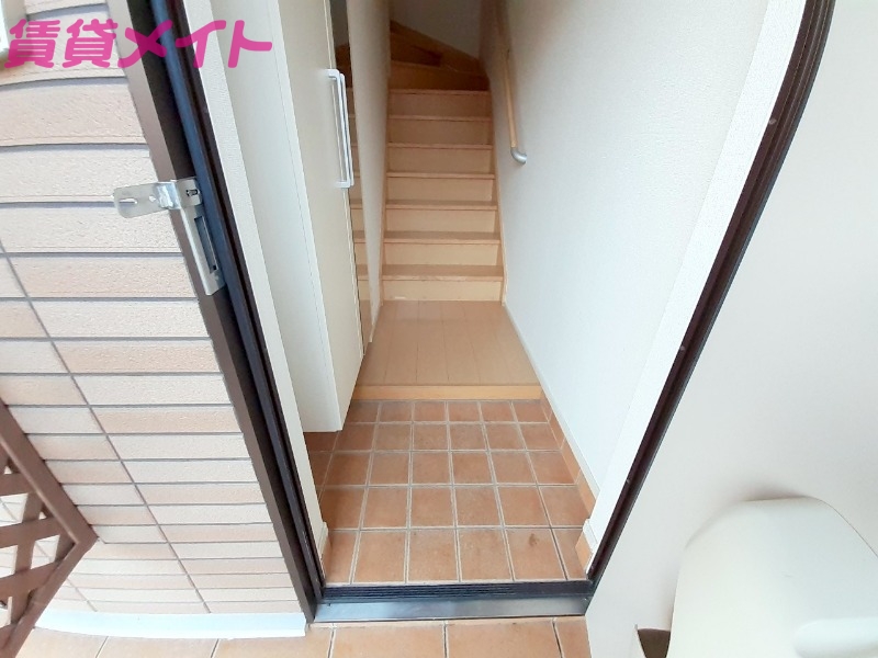 玄関　同型別部屋参考写真です