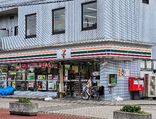 コンビニ　セブンイレブン 井の頭公園駅前店（コンビニ）まで196m