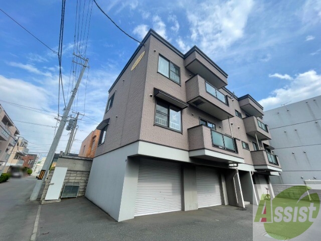 建物外観　札幌市中央区北三条西「メゾン・ド３３０」