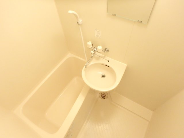 洗面設備　コンパクトで使いやすい洗面所