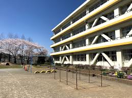 小学校　飯能市立加治東小学校（小学校）まで303m