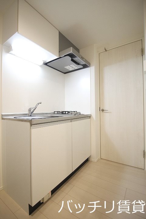 キッチン　同型タイプの為、現状を優先致します。