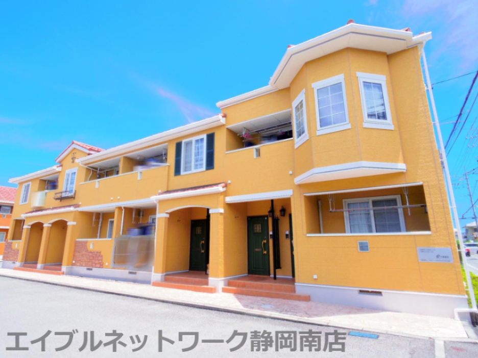 建物外観　落ち着いた雰囲気の外観です