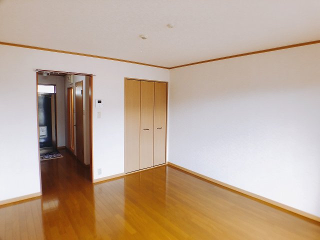 居室・リビング　南向きで明るい広々9.2帖のお部屋