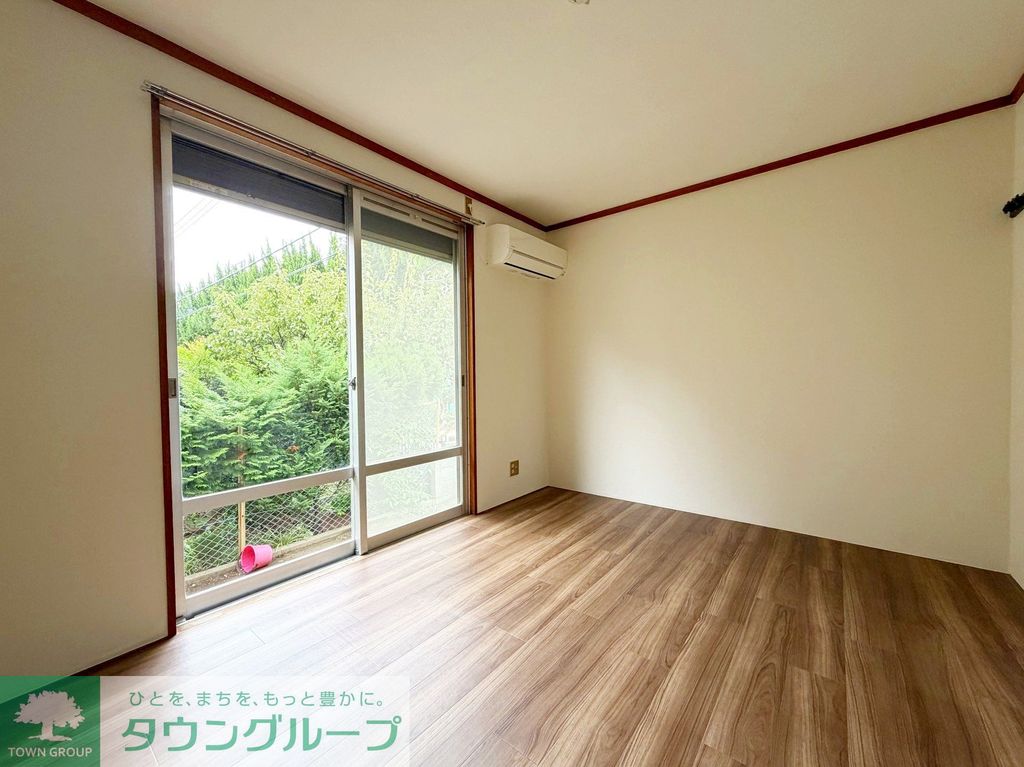 ＪＲ総武線 幕張本郷駅 徒歩10分 2階建 築41年の居間写真