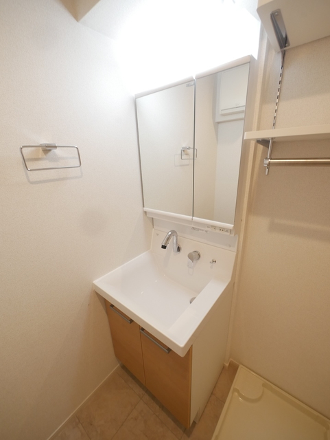 洗面設備　★人気の独立洗髪洗面化粧台で朝の準備にも便利ですね★